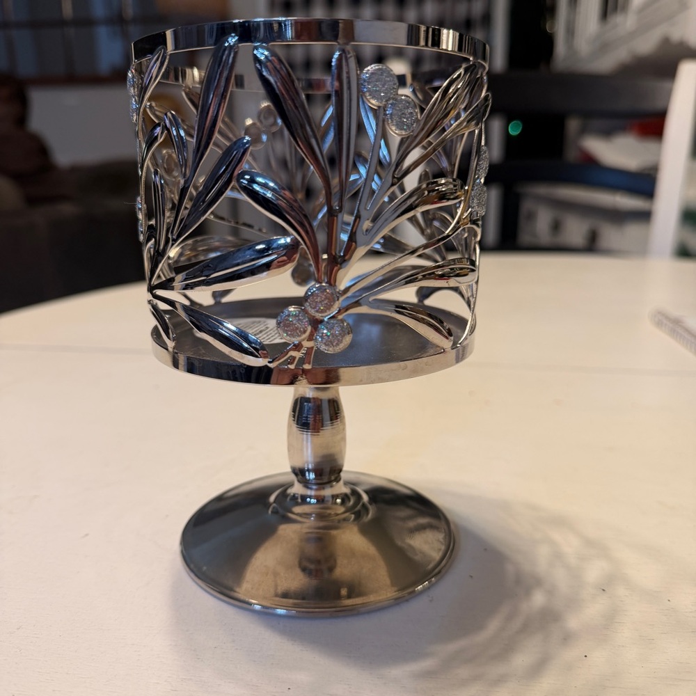 Bath & Body Works Silver Tone 3 Wick Candle Pedestal Holder Plant Leaf